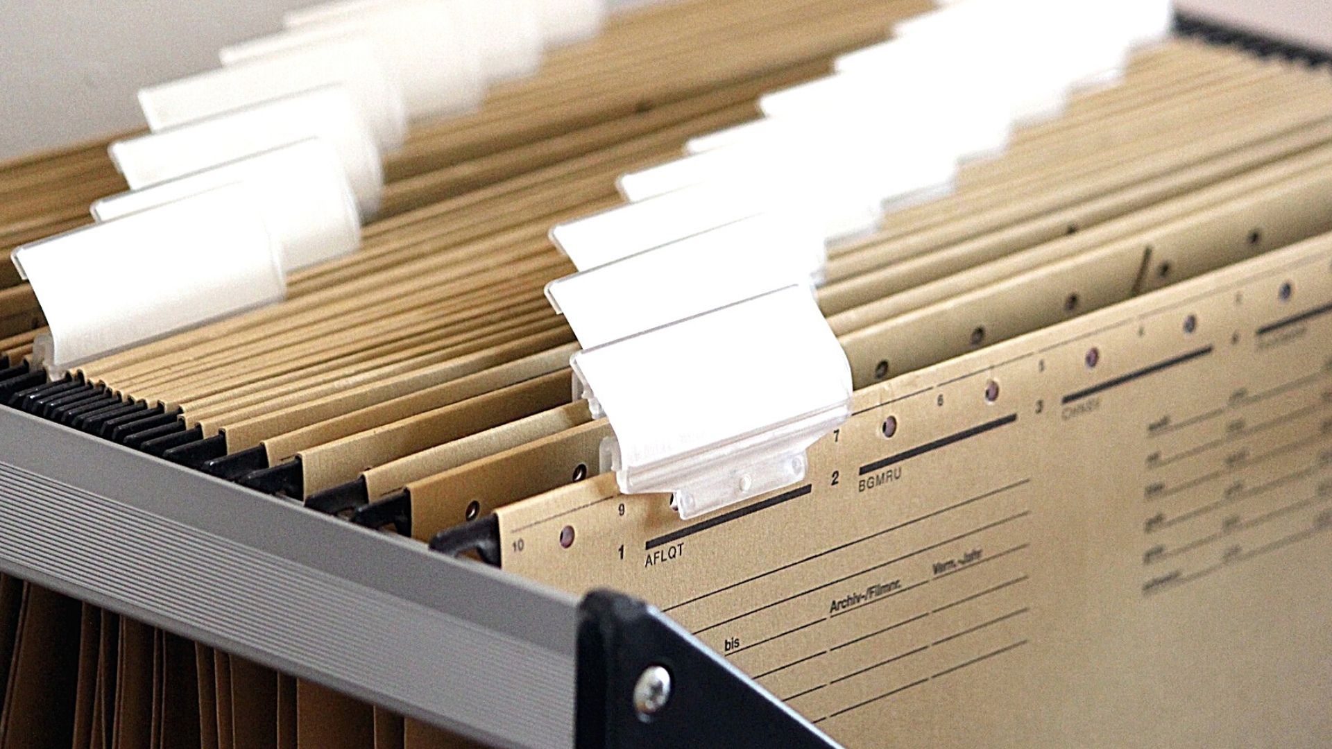 英語の履歴書で差をつけるサマリーと職歴記載上の注意点。書類選考上優位に立つ秘策5つ｜転職、副業で生きるスキル習得